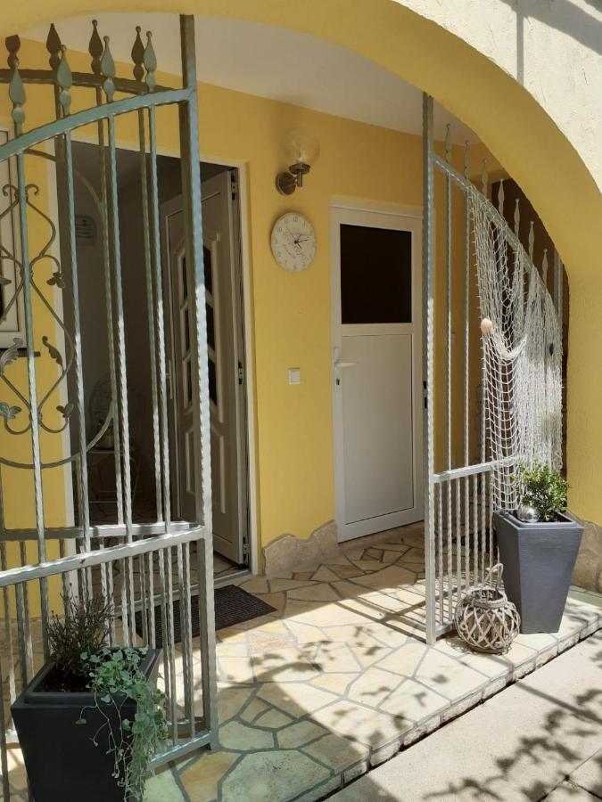 Apartments Familie Vujec Skrbčići Bagian luar foto